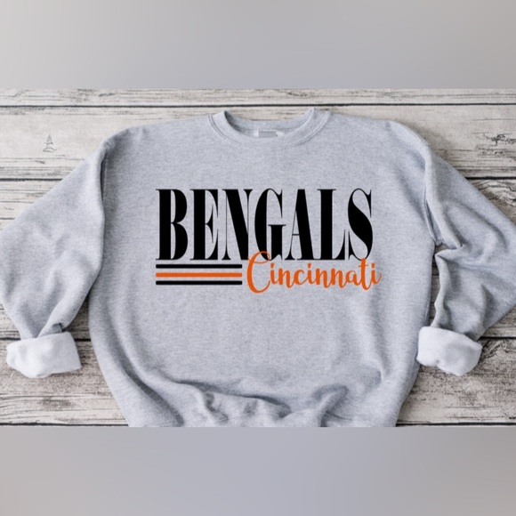 Gildan Tops - ⭐️HP⭐️ Bengals Stripe Crewneck